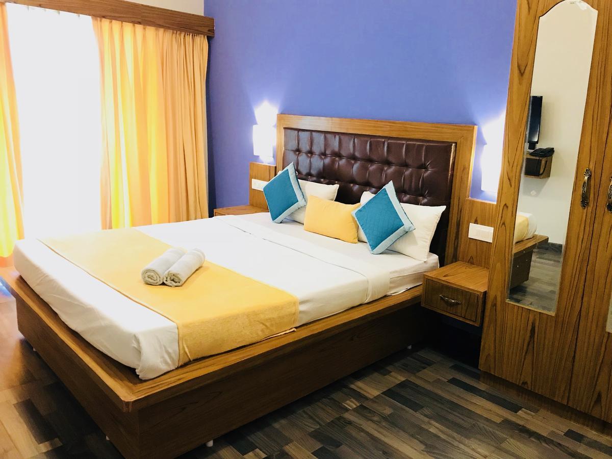 Royale Nirvana Resort Арпора Екстериор снимка