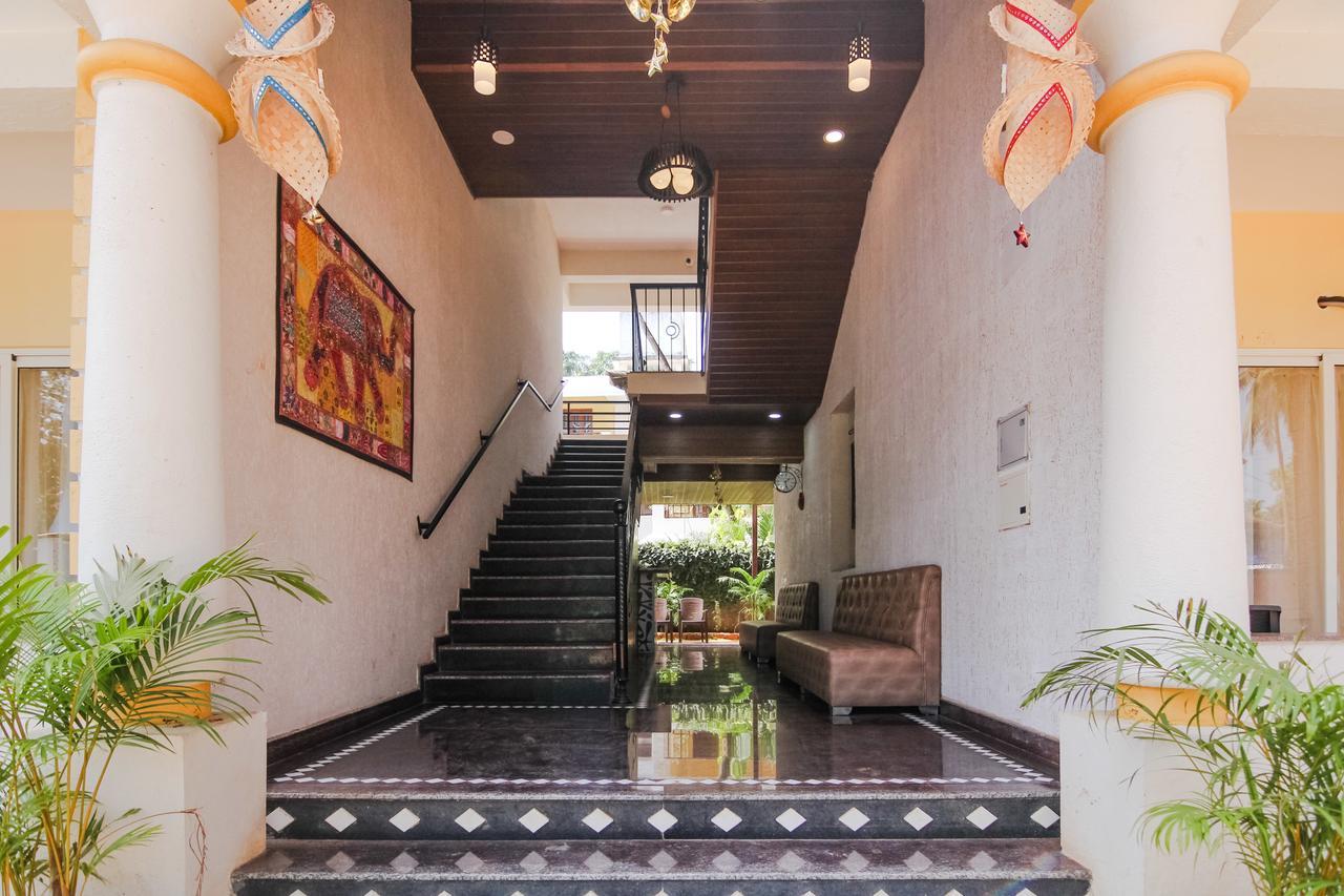 Royale Nirvana Resort Арпора Екстериор снимка