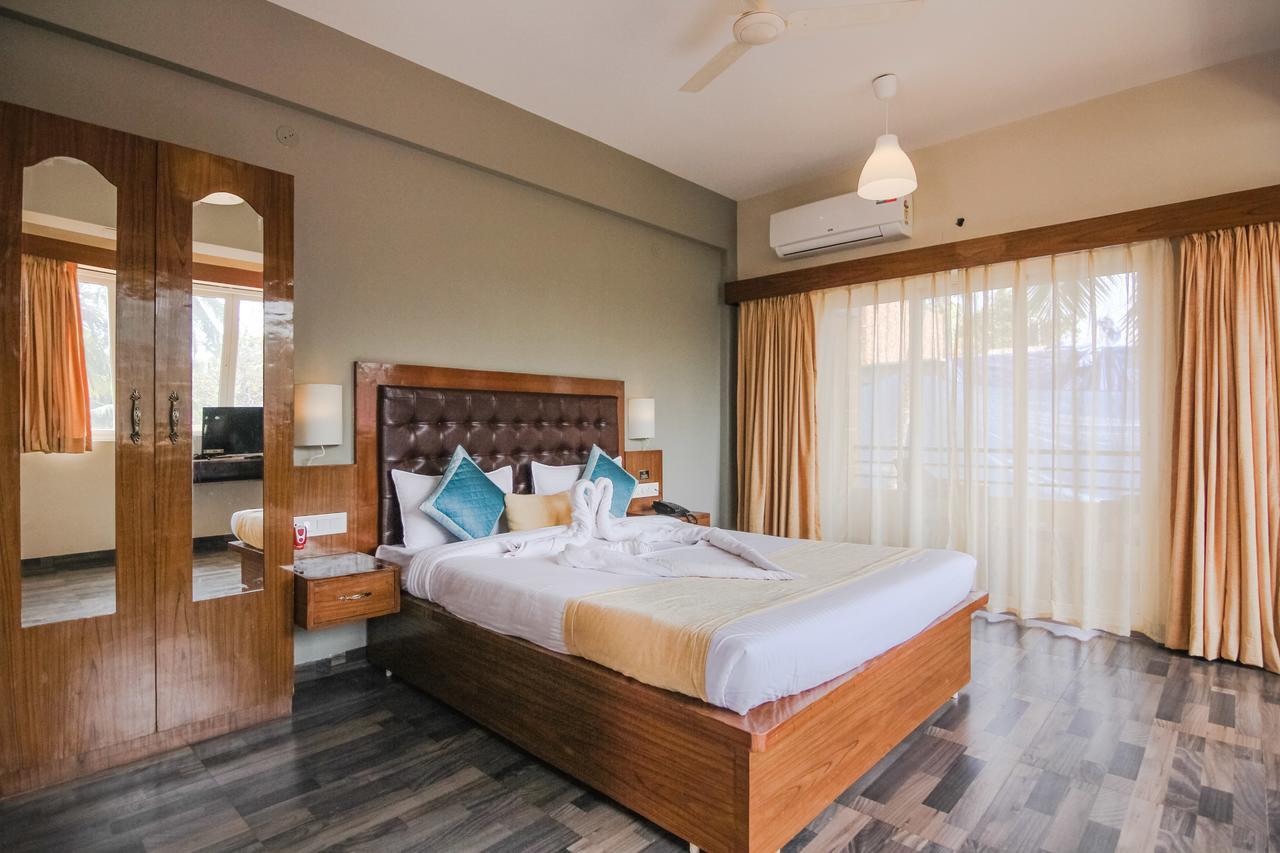 Royale Nirvana Resort Арпора Екстериор снимка