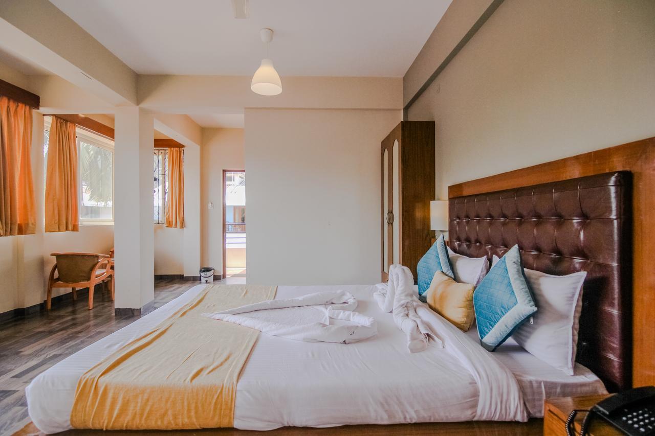 Royale Nirvana Resort Арпора Екстериор снимка